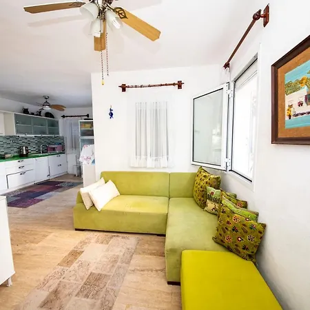 Charming Villa With Mesmerizing Sea View In Yalikavak, Bodrum 아파트